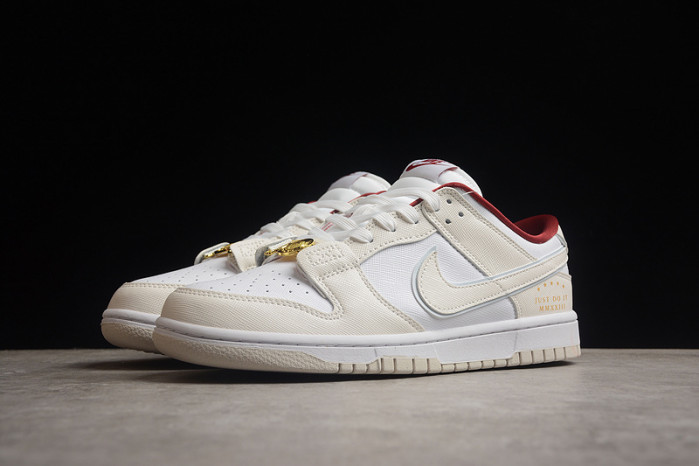 Nike DUNK LOW SE 