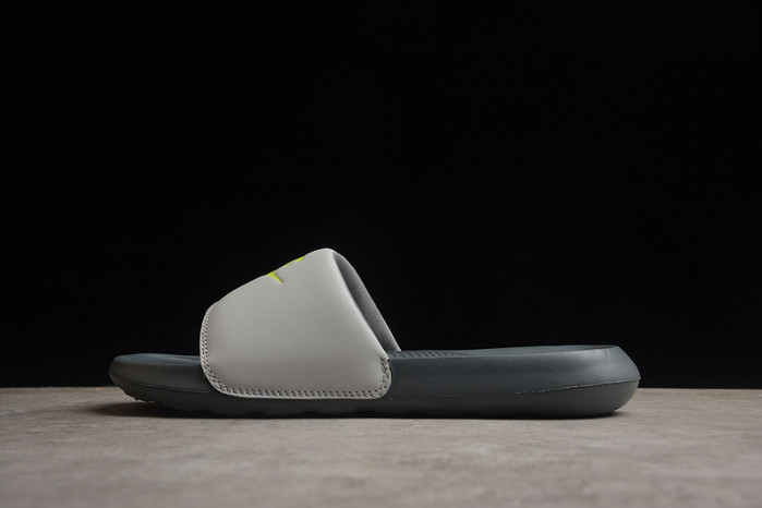 NK SLIDE CN9675-011