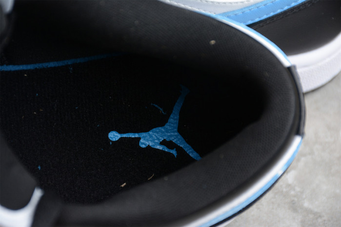 WMNS AIR JORDAN 1 LOW 