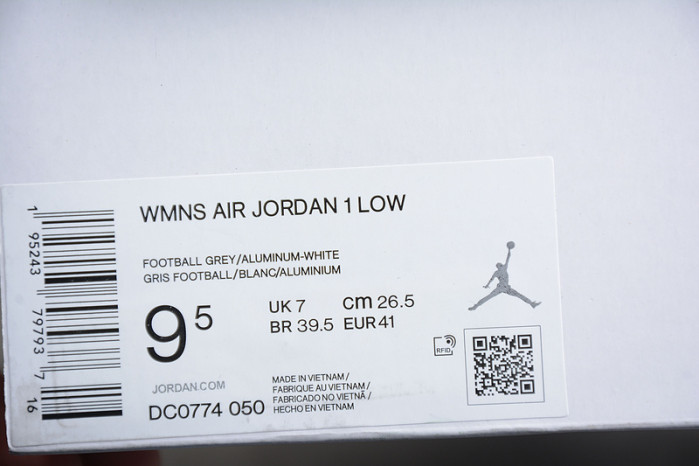 AIR JORDAN 1 LOW 