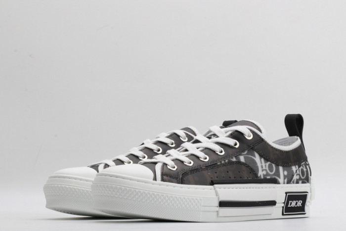 DR B23 OBLIQUE TOP SNEAKER