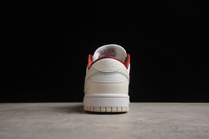 Nike DUNK LOW SE 